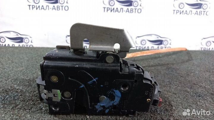 Замок двери передний левый Audi Q7 4L 3.0 diesel