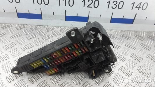 Блок предохранителей BMW 5 E60/E61 (76F01M101)