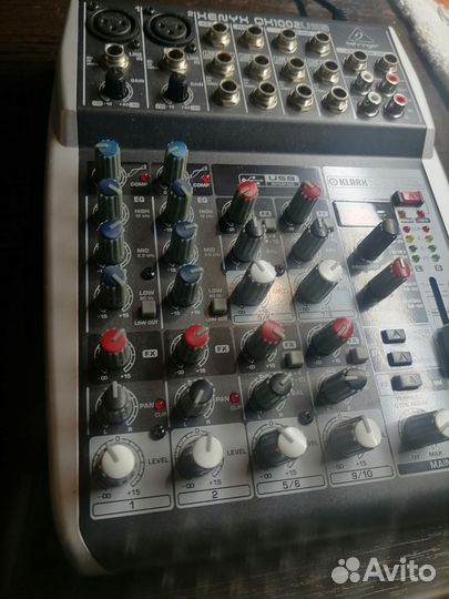 Микшерный пульт behringer