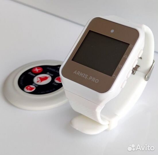 Комплекты вызова персонала: кнопка вызова и часы