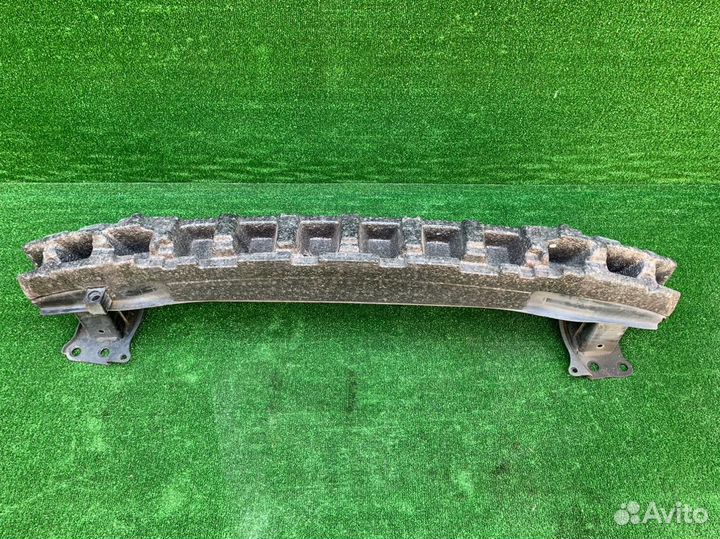 Усилитель бампера передний Volkswagen Golf 5 caxa