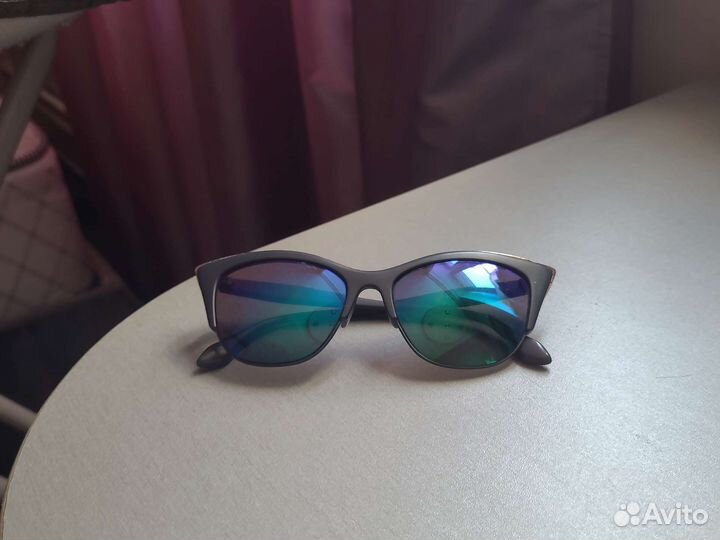 Солнцезащитные очки женские