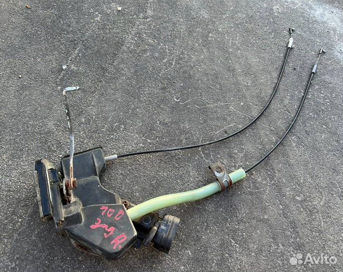 Замок задней двери toyota land cruiser 100