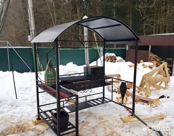 Мангал с крышей