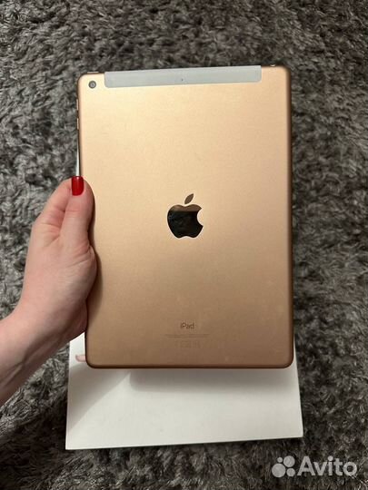 iPad 6th generation Wi-Fi + Cellular