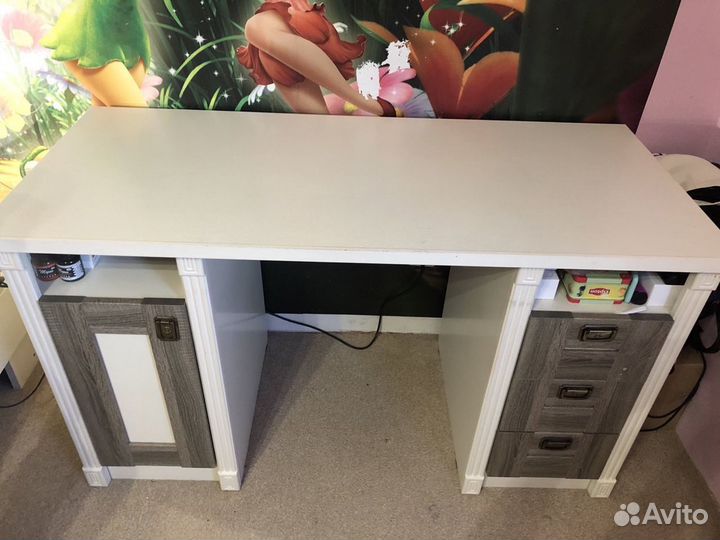 Письменный стол