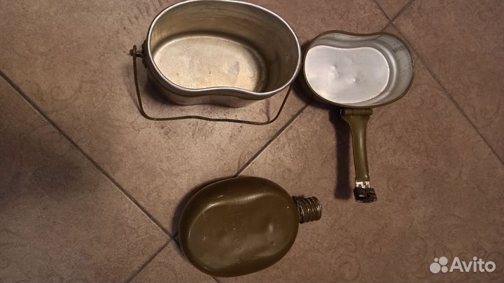 Армейский котелок и фляга