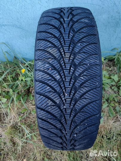 Goodyear UltraGrip Ice WRT 235/60 R17 102S