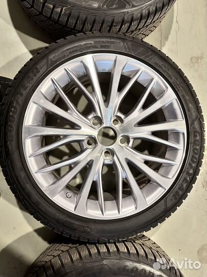 Шины диски и колеса R18 на Camry 70 (Оригинал)