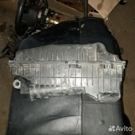 Корпус воздушного фильтра Ситроен С4