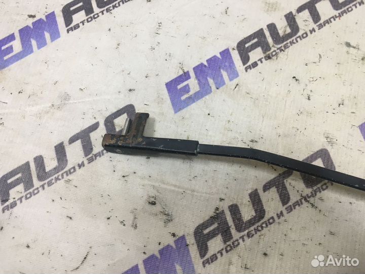 Поводок стеклоочистителя левый Форд Фокус 2