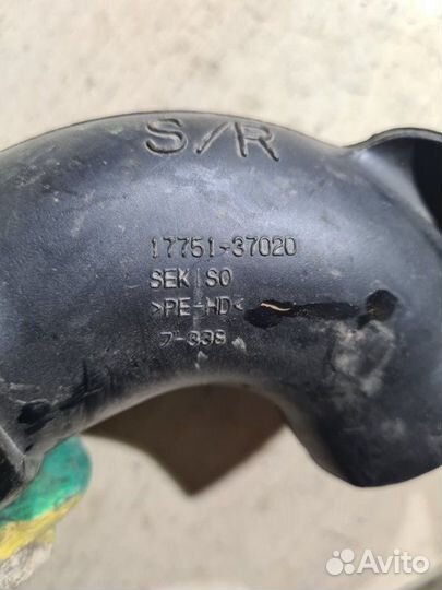 Патрубок воздушного фильтра Toyota Corolla E150