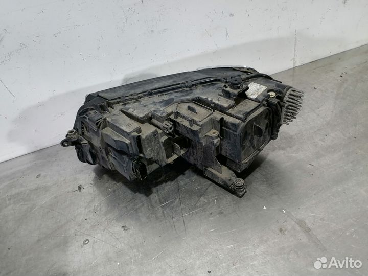 Фара правая Volkswagen Tiguan 2