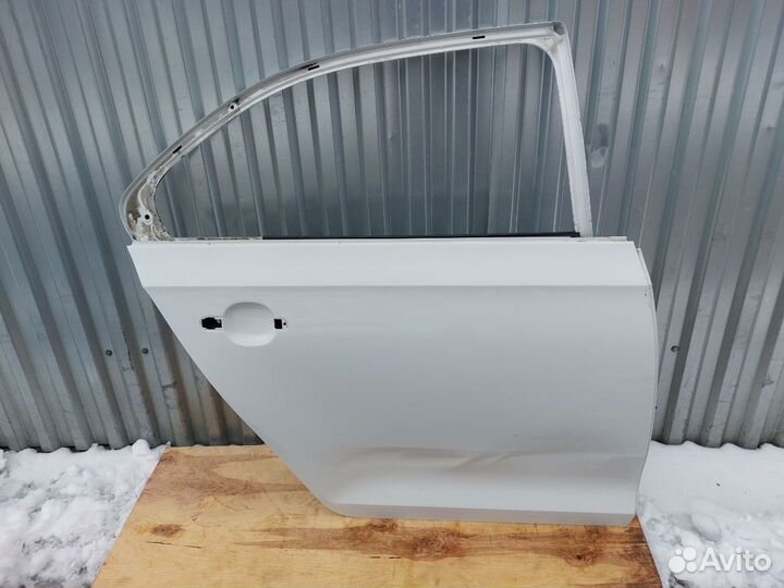 Skoda Rapid дверь задняя правая polo 6 оригинал