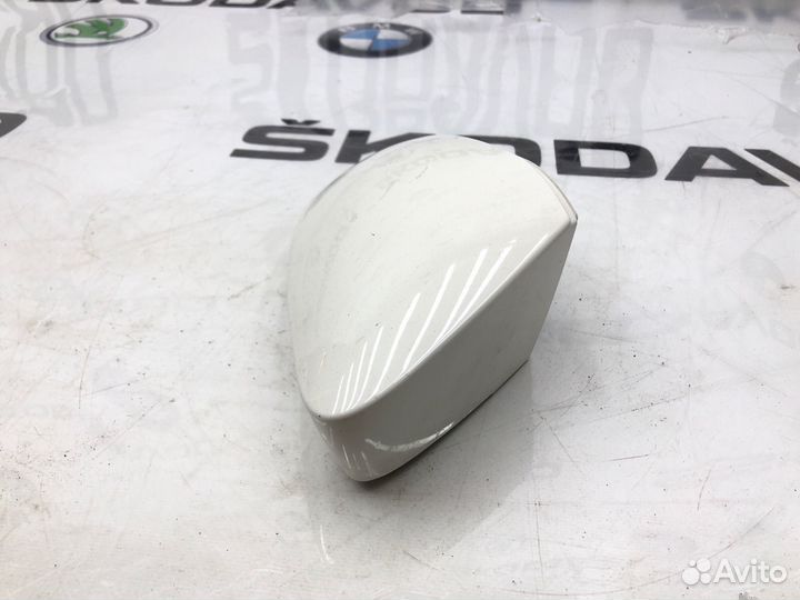 Колпак зеркала заднего вида правый Skoda Octavia