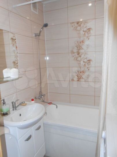 2-к. квартира, 42 м², 1/3 эт.