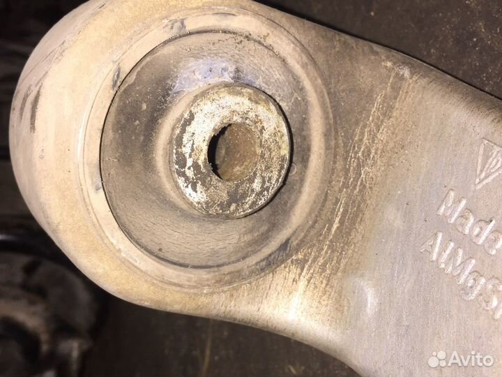 Рычаг передний правый Audi Q7