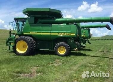 На разборке сельхозтехника John Deere