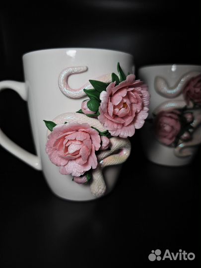 Кружка со змейкой 2025