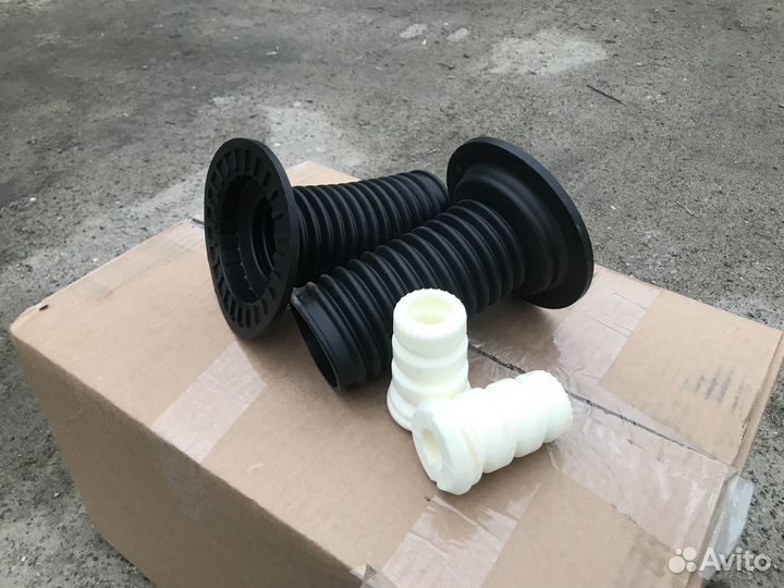 Пыльники+отбойники Toyota Prius ZVW30