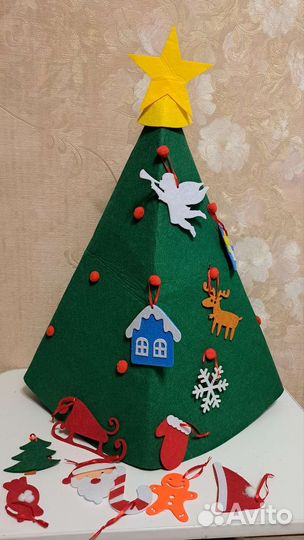 Елка из фетра с игрушками