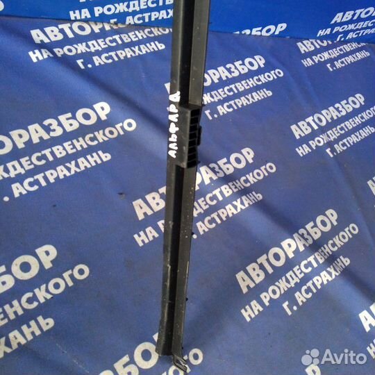 Молдинг на дверь. левый Toyota Alphard минивен