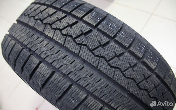 Sailun Ice Blazer Arctic 215/55 R17 98H