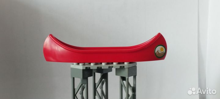 Красное каноэ из lego