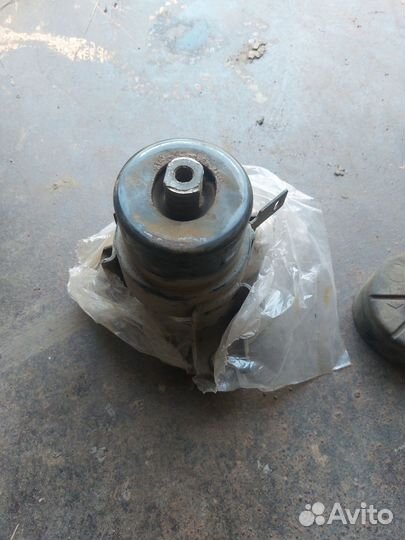 Подушка двигателя camry 40