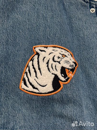 Бомбер Bershka