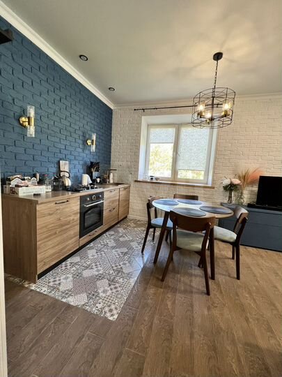 2-к. квартира, 72,5 м², 1/4 эт.