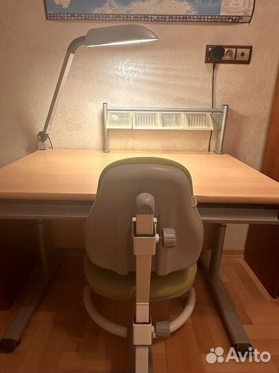 Парта для школьника