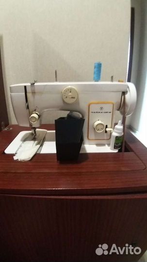 Швейная машинка чайка 132м