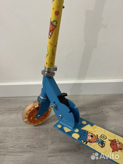 Самокат детский трехколесный новый