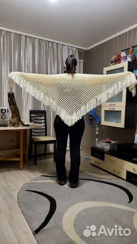 Шаль вязанная