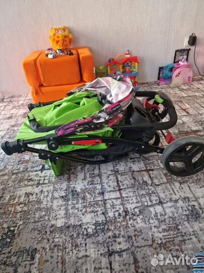 Прогулочная коляска