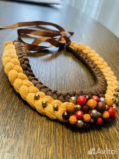 Колье ожерелье