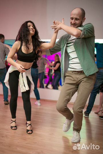 Танцы для девушек и мужчин: Сальса и Бачата