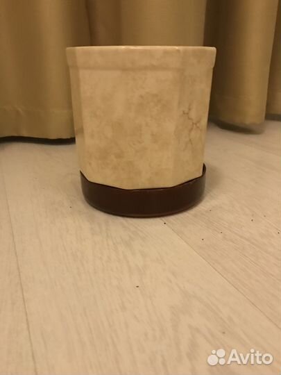 Керамическое кашпо для цветка