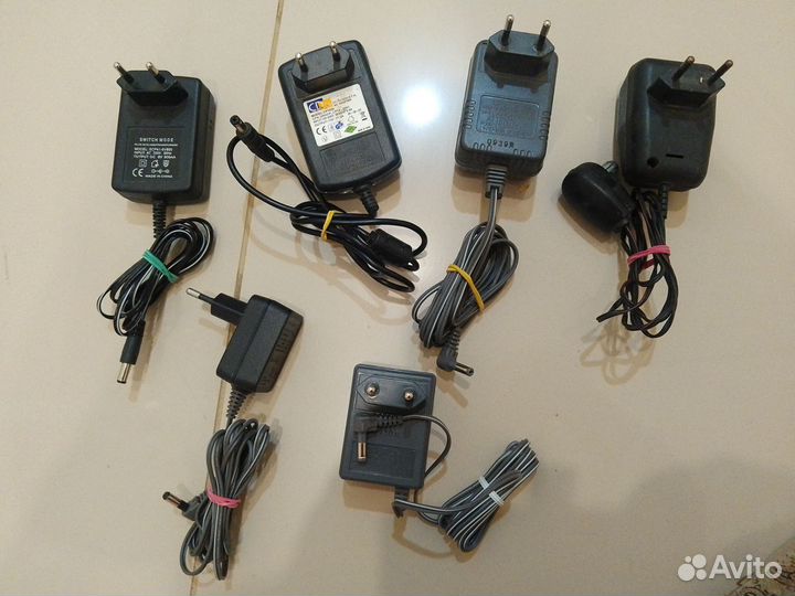 Кабели, провода к компьютеру, зарядные устройства