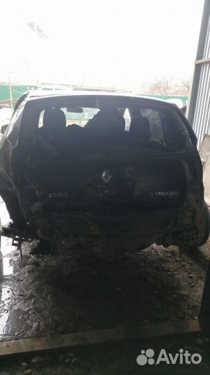 Рено Сандеро в разбор