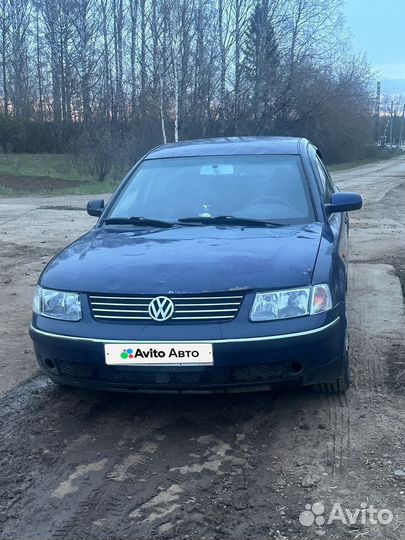 Volkswagen Passat 1.6 МТ, 1997, 250 000 км