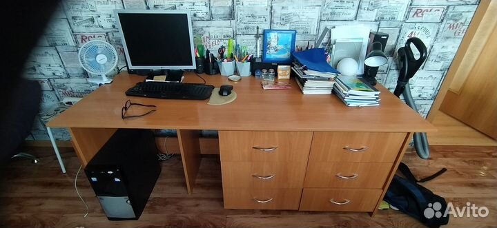 Стол письменный