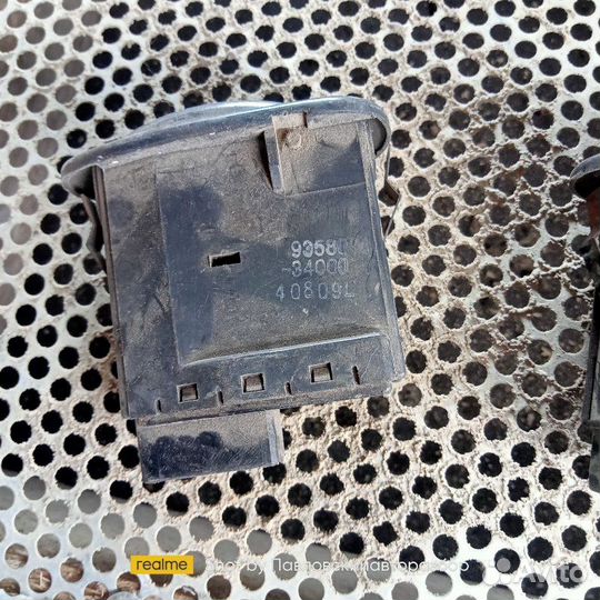 Кнопка стеклоподъемника Hyundai Sonata Y3