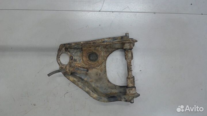 Рычаг подвески Isuzu Trooper, 2001