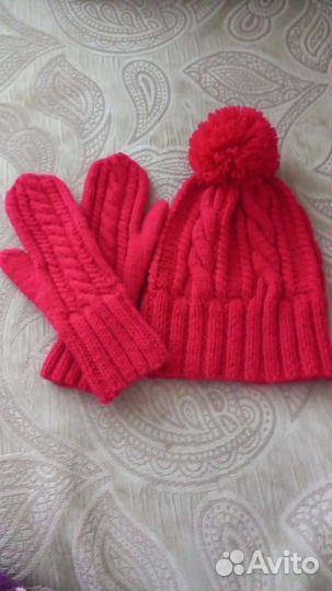 Продам комплект шапка и варежки