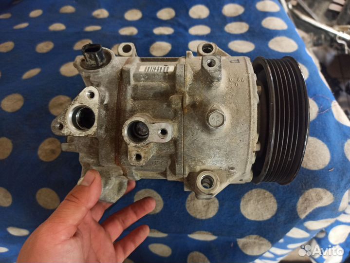 Компрессор кондиционера toyota Camry 70