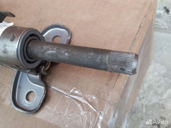 Рулевой вал на Toyota Mark 2 GX110