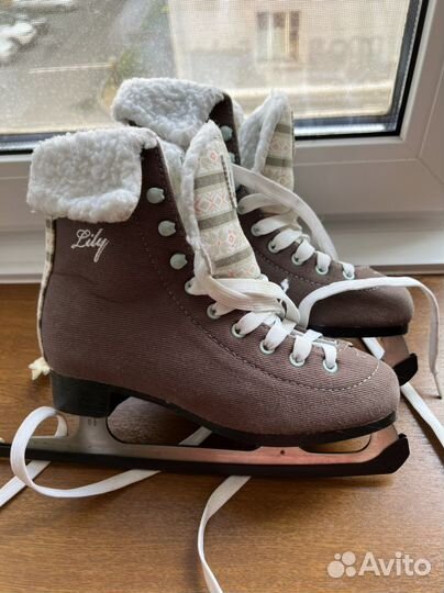 Коньки фигурные, размер 35