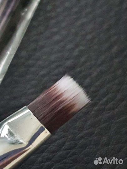 Декоративные серебряные броши